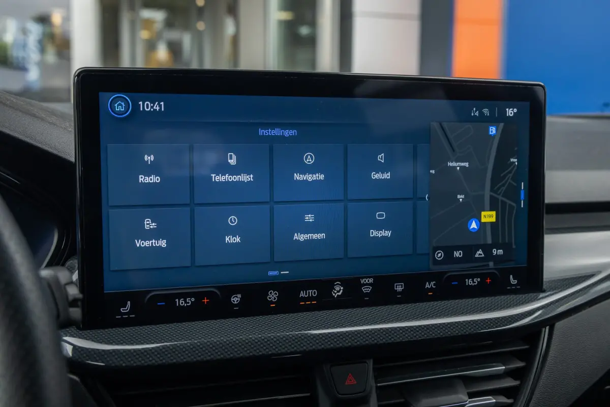 1.0 EcoBoost Hybrid ST Line Style | 155PK! | Panoramadak| Dodehoek detectie | ACC | Full-LED | B&O | Stoel- Stuurverwarming | FULL-Led | Achteruitrijcamera | Airco (automatisch) | Apple Carp