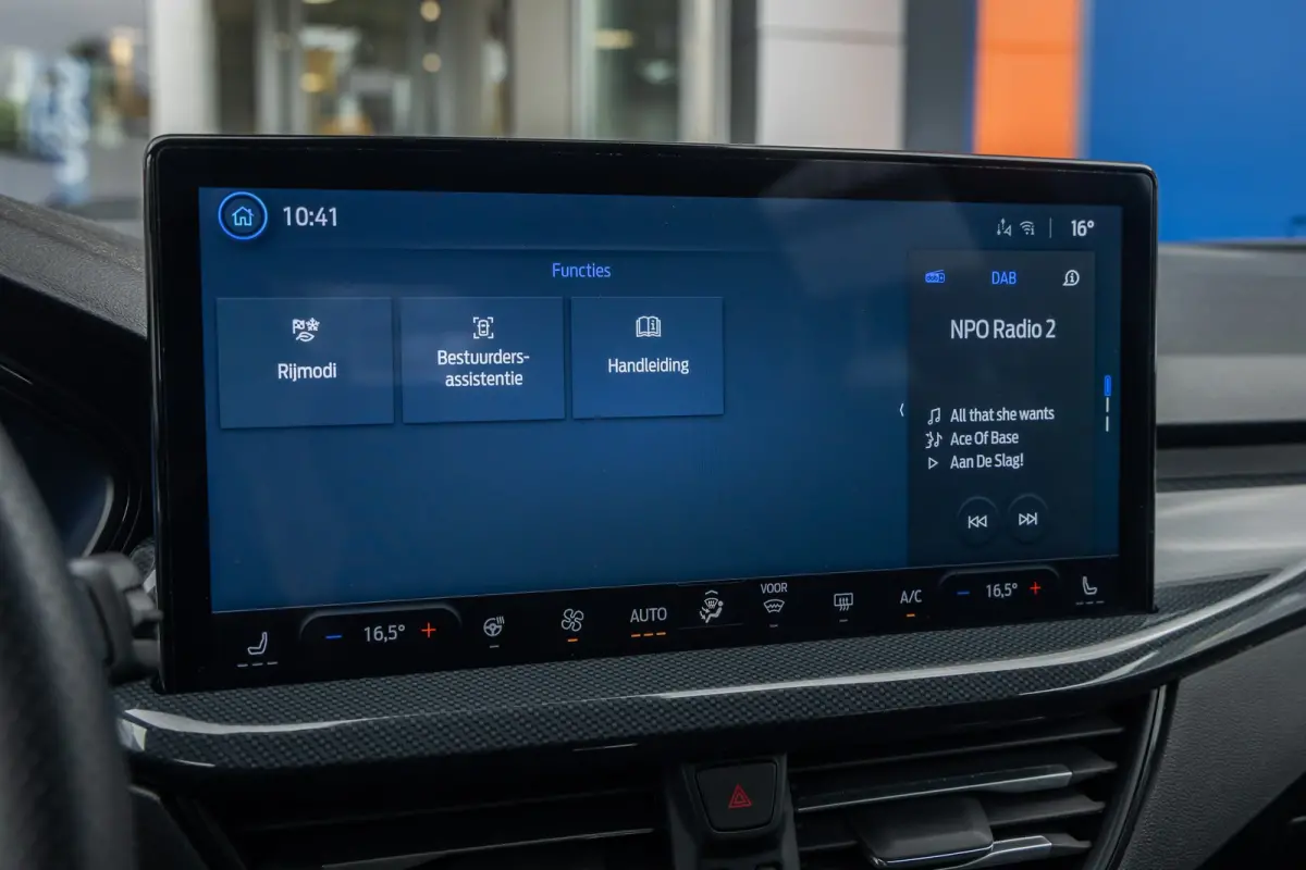 1.0 EcoBoost Hybrid ST Line Style | 155PK! | Panoramadak| Dodehoek detectie | ACC | Full-LED | B&O | Stoel- Stuurverwarming | FULL-Led | Achteruitrijcamera | Airco (automatisch) | Apple Carp