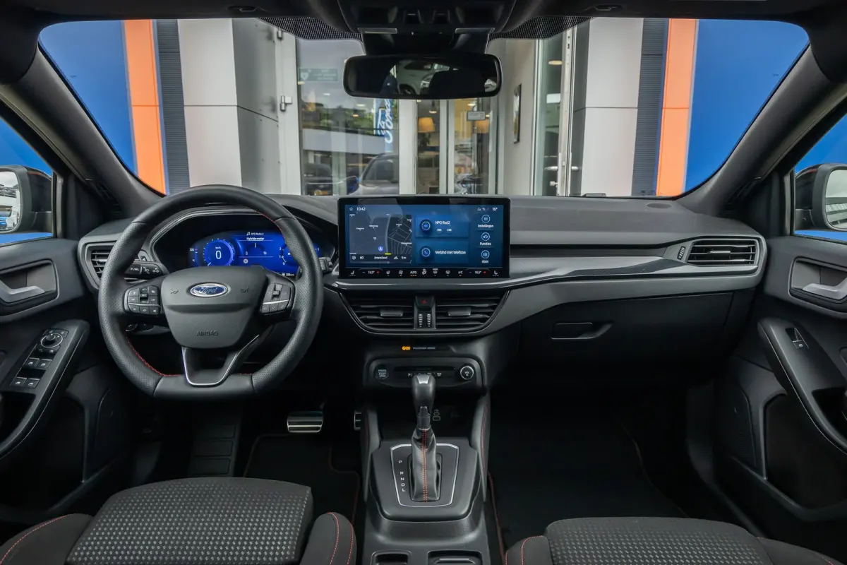 1.0 EcoBoost Hybrid ST Line Style | 155PK! | Panoramadak| Dodehoek detectie | ACC | Full-LED | B&O | Stoel- Stuurverwarming | FULL-Led | Achteruitrijcamera | Airco (automatisch) | Apple Carp
