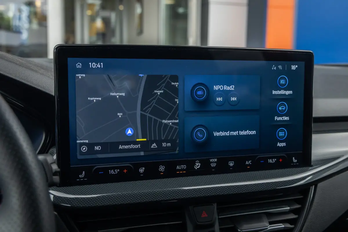 1.0 EcoBoost Hybrid ST Line Style | 155PK! | Panoramadak| Dodehoek detectie | ACC | Full-LED | B&O | Stoel- Stuurverwarming | FULL-Led | Achteruitrijcamera | Airco (automatisch) | Apple Carp