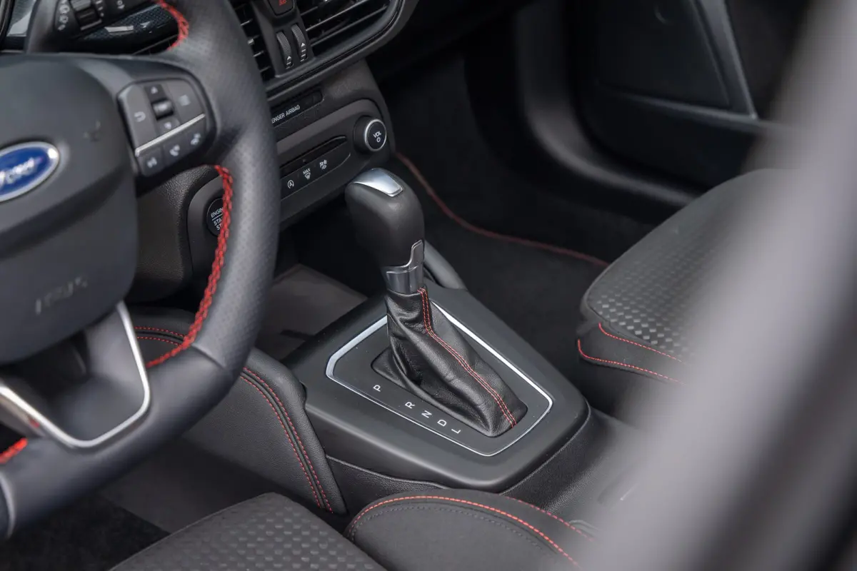 1.0 EcoBoost Hybrid ST Line Style | 155PK! | Panoramadak| Dodehoek detectie | ACC | Full-LED | B&O | Stoel- Stuurverwarming | FULL-Led | Achteruitrijcamera | Airco (automatisch) | Apple Carp