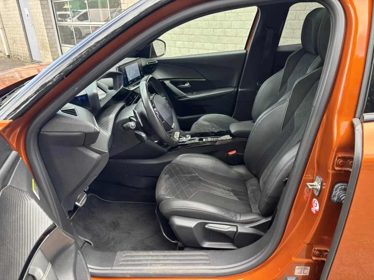 1.2 PureTech GT 155PK | Schuif-kanteldak | Trekhaak | Stoelverwarming | Alcantara bekleding