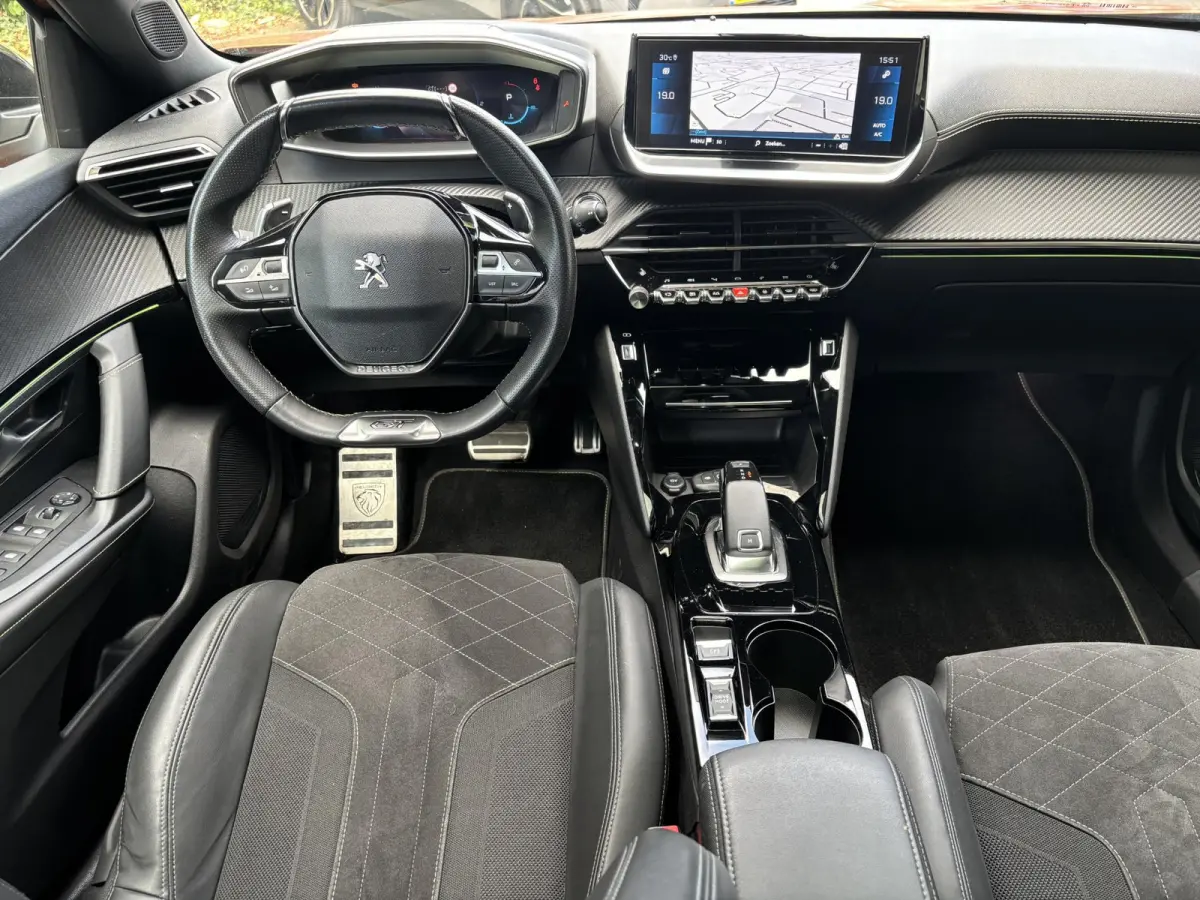 1.2 PureTech GT 155PK | Schuif-kanteldak | Trekhaak | Stoelverwarming | Alcantara bekleding