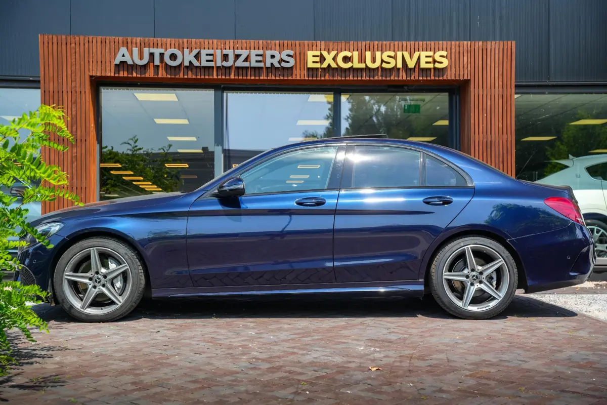 180 Business Solution AMG Panoramadak 3D Burmester Ambient Camera Stoelverwarming Leer Cruise Control
