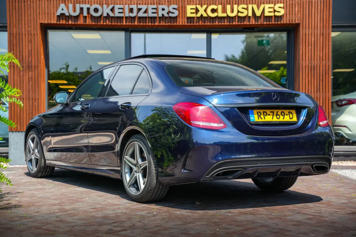 180 Business Solution AMG Panoramadak 3D Burmester Ambient Camera Stoelverwarming Leer Cruise Control