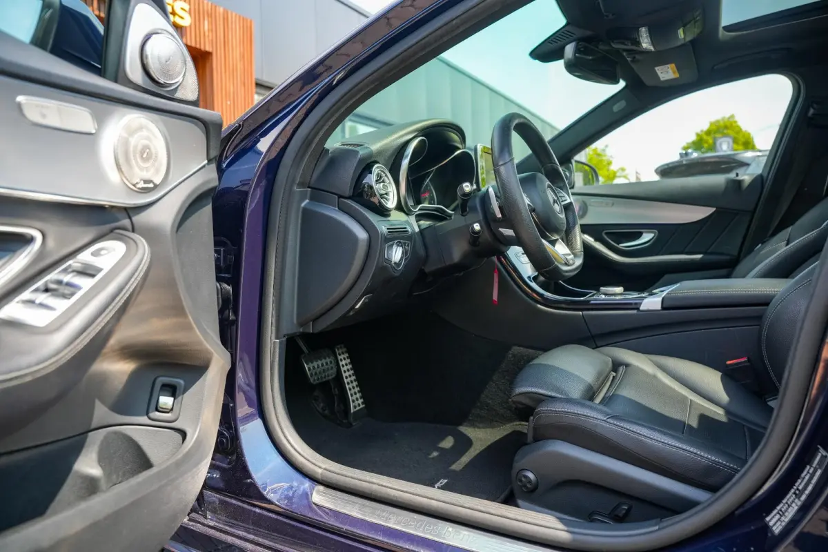 180 Business Solution AMG Panoramadak 3D Burmester Ambient Camera Stoelverwarming Leer Cruise Control