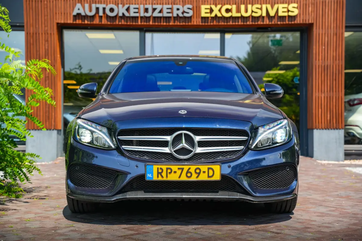 180 Business Solution AMG Panoramadak 3D Burmester Ambient Camera Stoelverwarming Leer Cruise Control