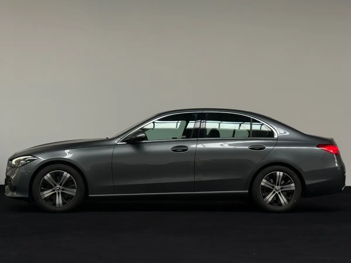 200 Luxury Line Sfeer Camera 204 pk Lage kilometers