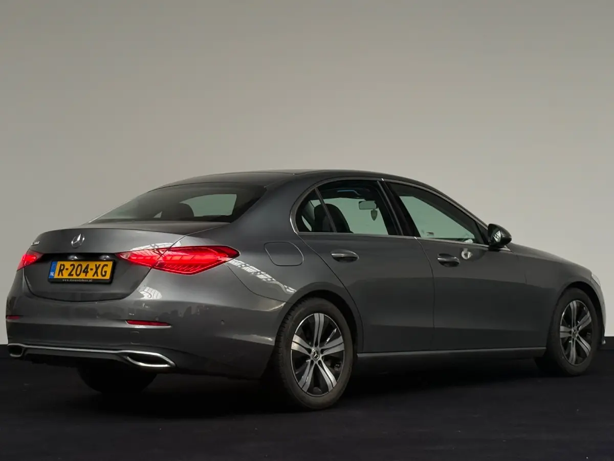 200 Luxury Line Sfeer Camera 204 pk Lage kilometers