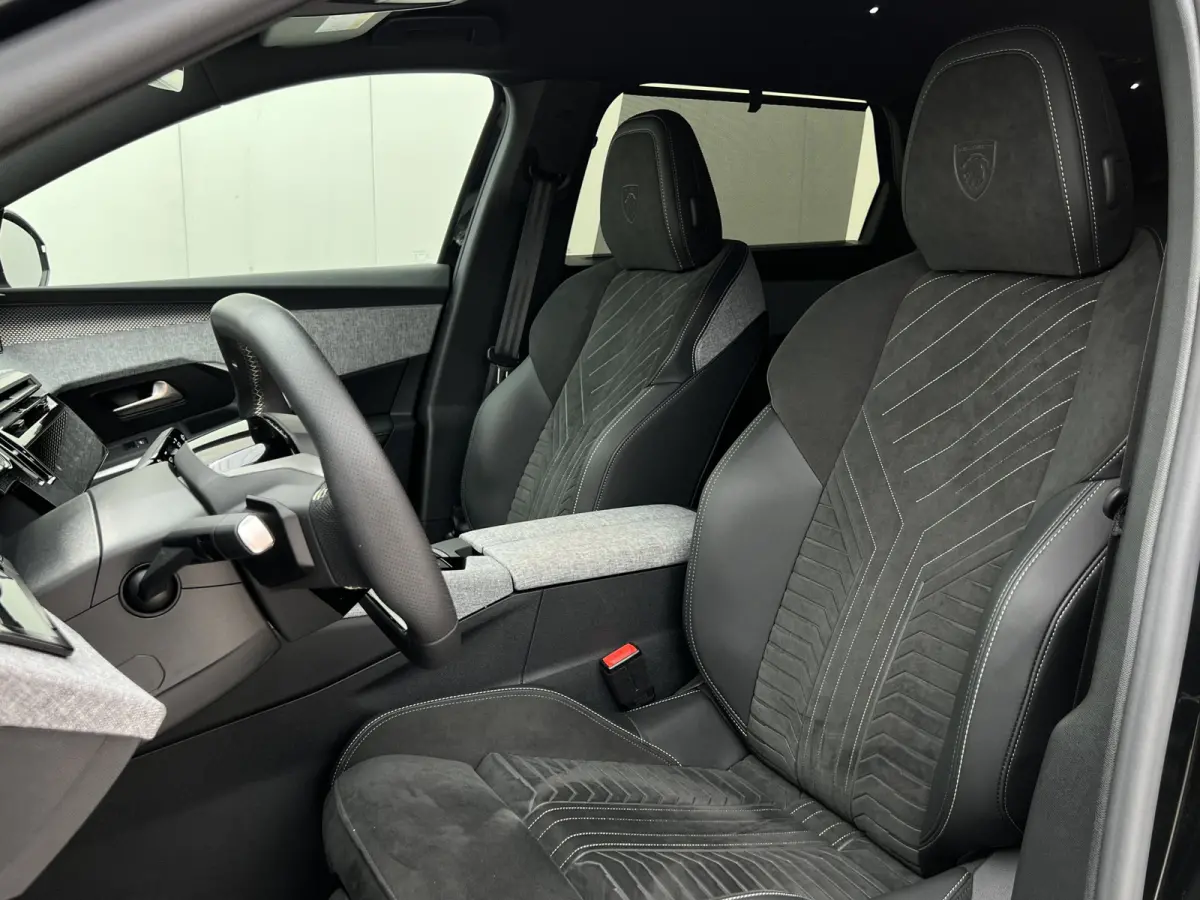 Hybrid 145pk DCS-6 Automaat GT | Navigatie | Airconditioning ECC | Elek achterklep | 7 Persoons | Draadloos Apple Carplay & Android Auto | Isofix Bevestigingspunten | Lichtmetalen Velgen | V