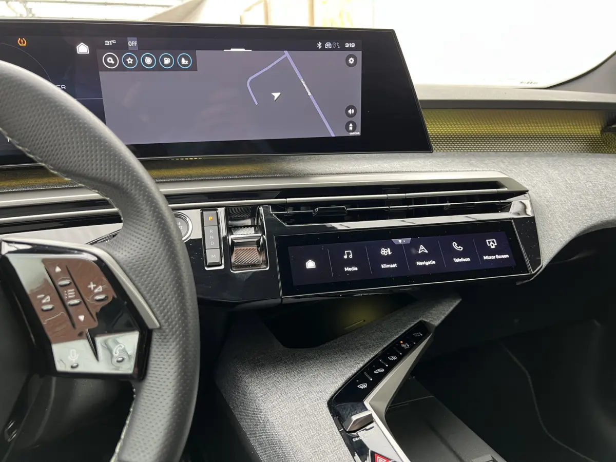 Hybrid 145pk DCS-6 Automaat GT | Navigatie | Airconditioning ECC | Elek achterklep | 7 Persoons | Draadloos Apple Carplay & Android Auto | Isofix Bevestigingspunten | Lichtmetalen Velgen | V