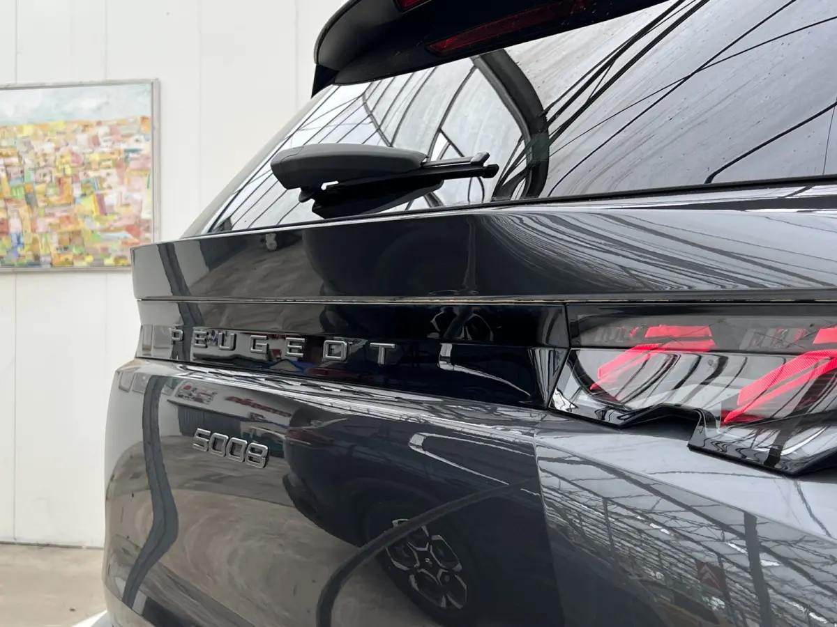 Hybrid 145pk DCS-6 Automaat GT | Navigatie | Airconditioning ECC | Elek achterklep | 7 Persoons | Draadloos Apple Carplay & Android Auto | Isofix Bevestigingspunten | Lichtmetalen Velgen | V