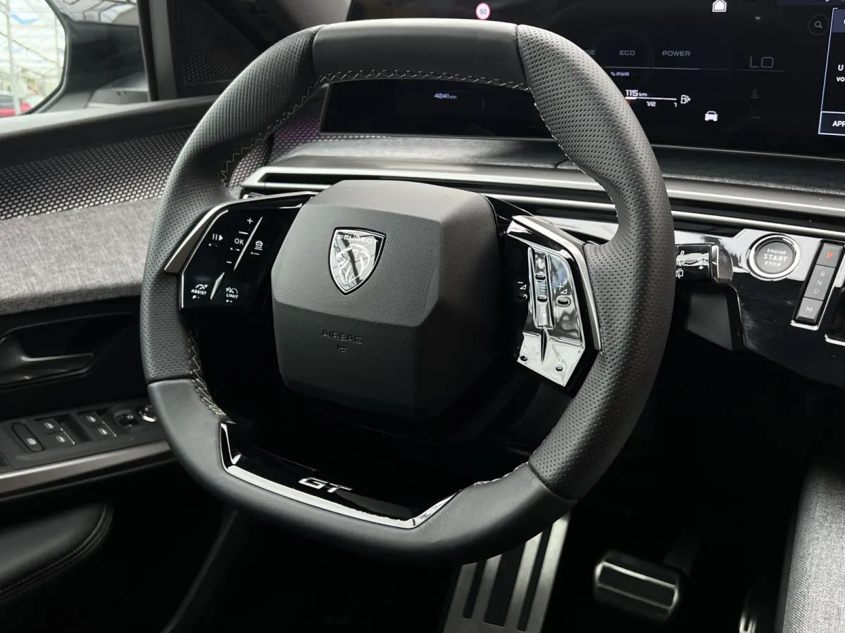Hybrid 145pk DCS-6 Automaat GT | Navigatie | Airconditioning ECC | Elek achterklep | 7 Persoons | Draadloos Apple Carplay & Android Auto | Isofix Bevestigingspunten | Lichtmetalen Velgen | V