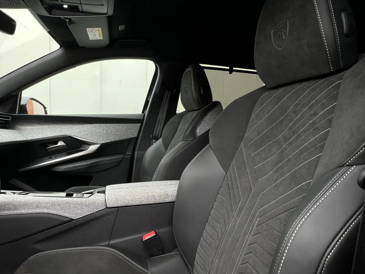 Hybrid 145pk DCS-6 Automaat GT | Navigatie | Airconditioning ECC | Elek achterklep | 7 Persoons | Draadloos Apple Carplay & Android Auto | Isofix Bevestigingspunten | Lichtmetalen Velgen | V