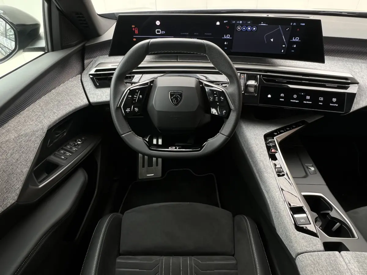 Hybrid 145pk DCS-6 Automaat GT | Navigatie | Airconditioning ECC | Elek achterklep | 7 Persoons | Draadloos Apple Carplay & Android Auto | Isofix Bevestigingspunten | Lichtmetalen Velgen | V