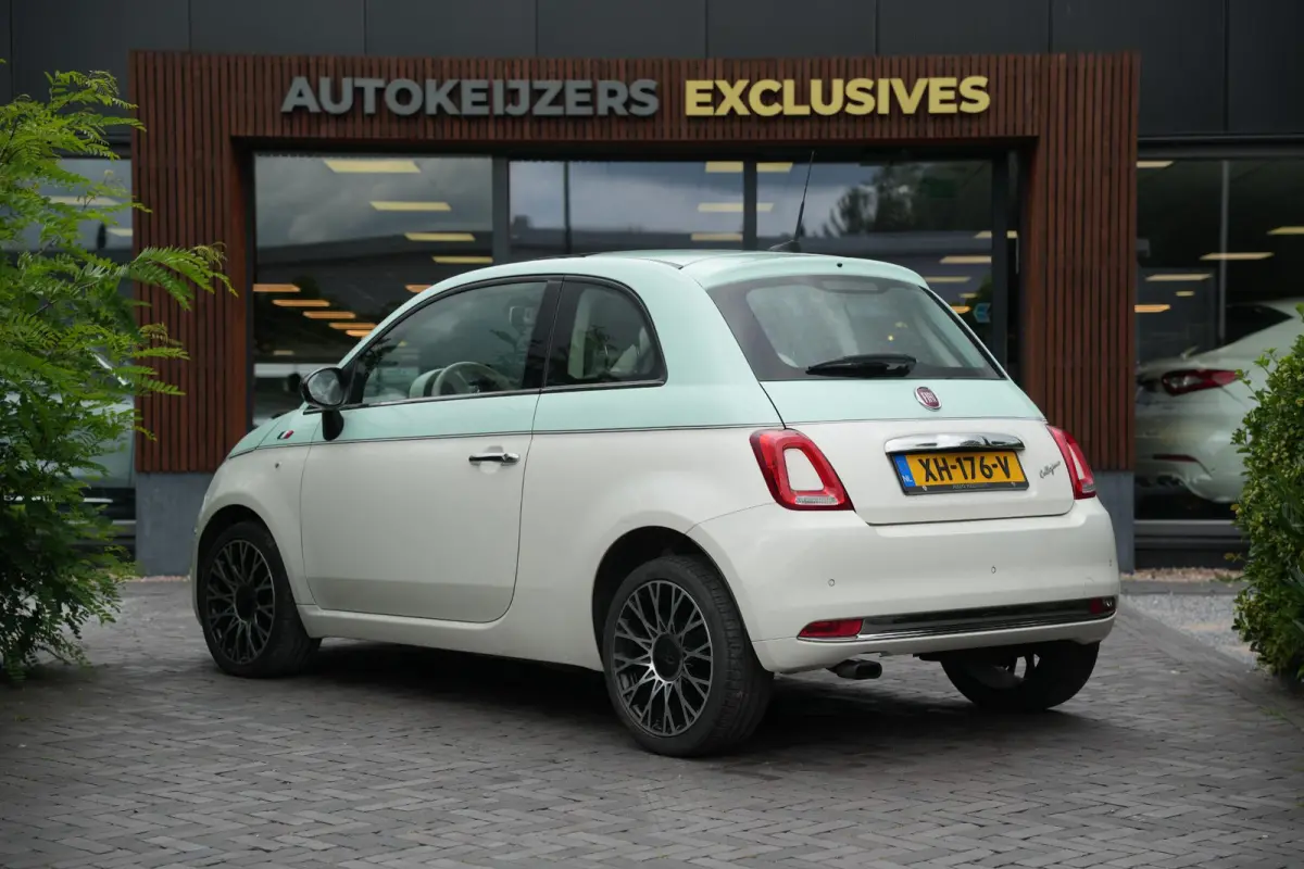 0.9 TwinAir Turbo Collezione Panoramadak Airco Cruise Uconnect 16”LM Two Tone