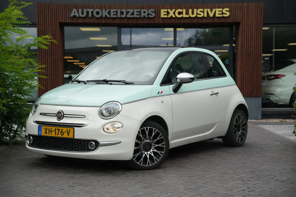 0.9 TwinAir Turbo Collezione Panoramadak Airco Cruise Uconnect 16”LM Two Tone