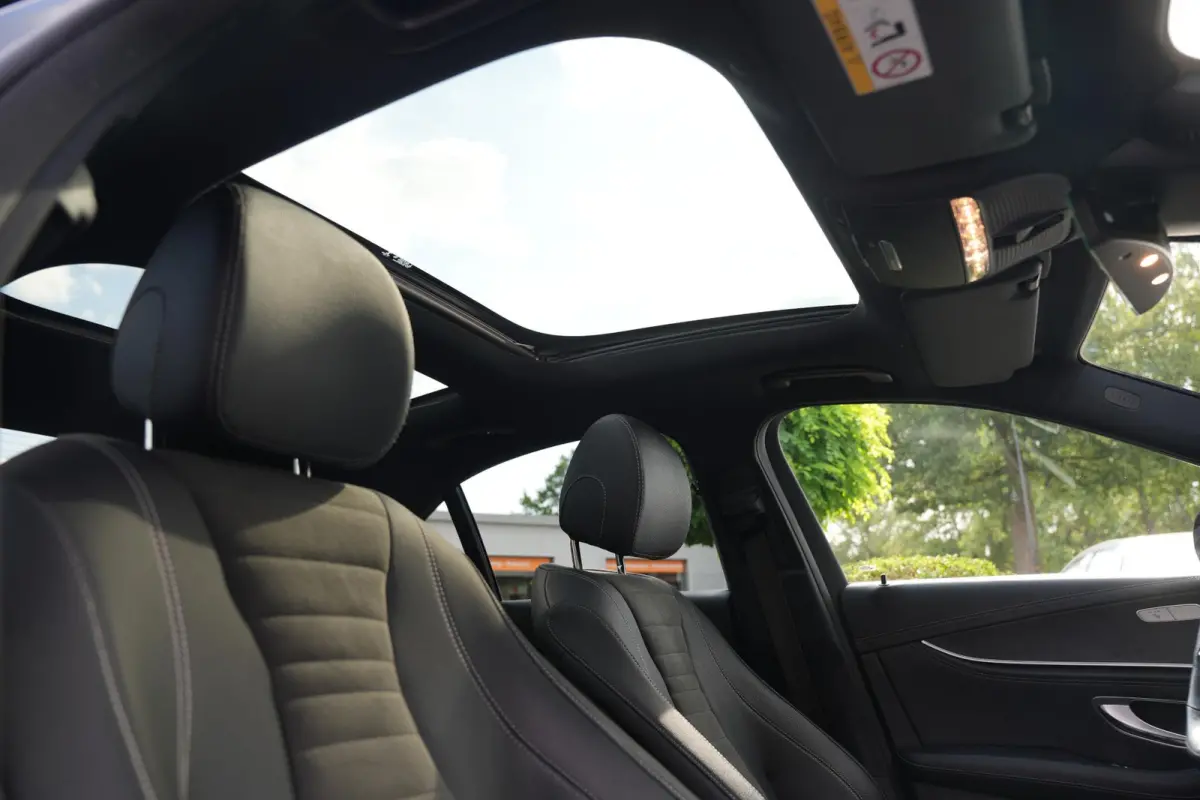 300 e AMG Line AMG Panoramadak Adapt. Cruise Facelift 18”LM E63 Look