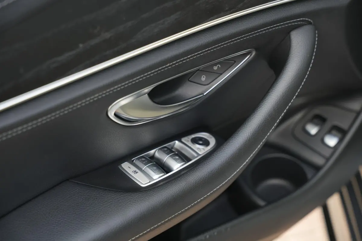 300 e AMG Line AMG Panoramadak Adapt. Cruise Facelift 18”LM E63 Look