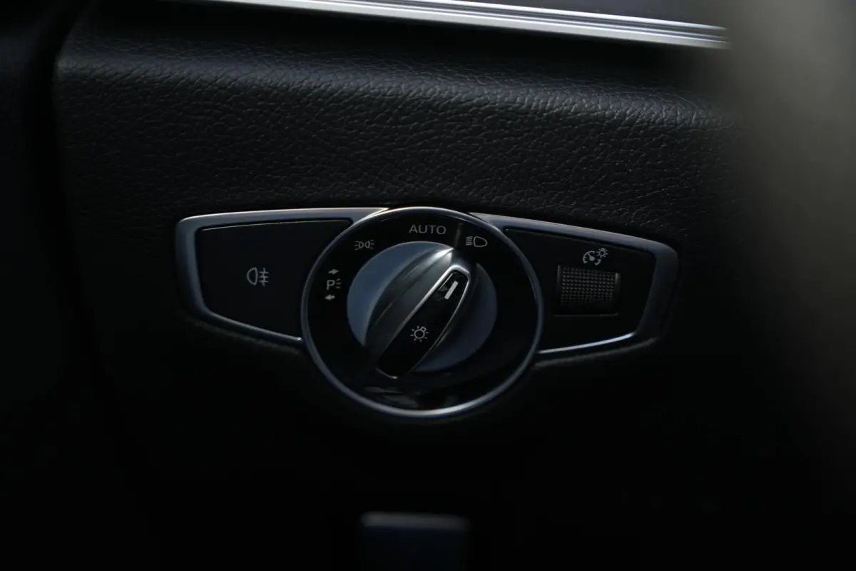 300 e AMG Line AMG Panoramadak Adapt. Cruise Facelift 18”LM E63 Look