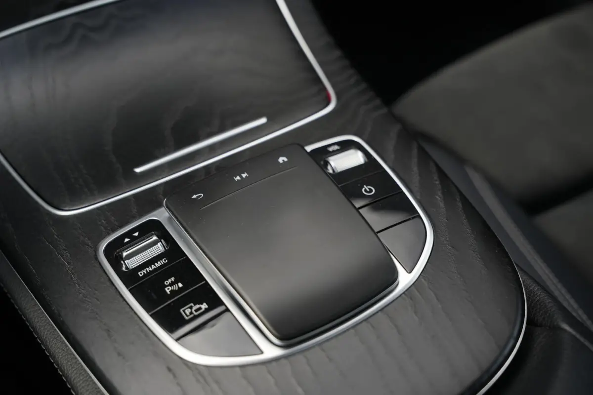 300 e AMG Line AMG Panoramadak Adapt. Cruise Facelift 18”LM E63 Look