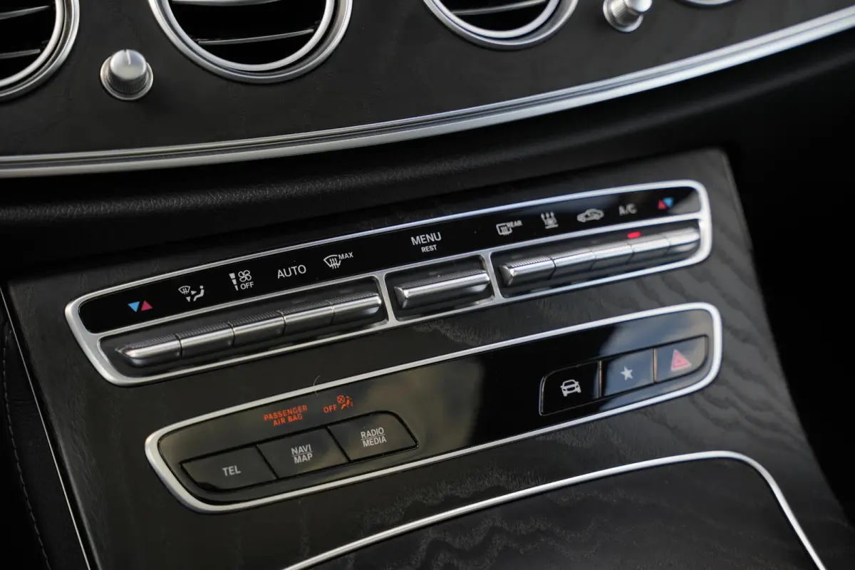 300 e AMG Line AMG Panoramadak Adapt. Cruise Facelift 18”LM E63 Look