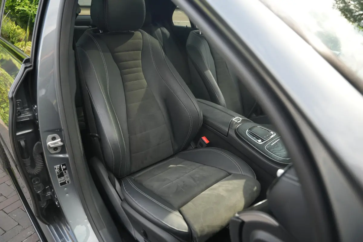 300 e AMG Line AMG Panoramadak Adapt. Cruise Facelift 18”LM E63 Look