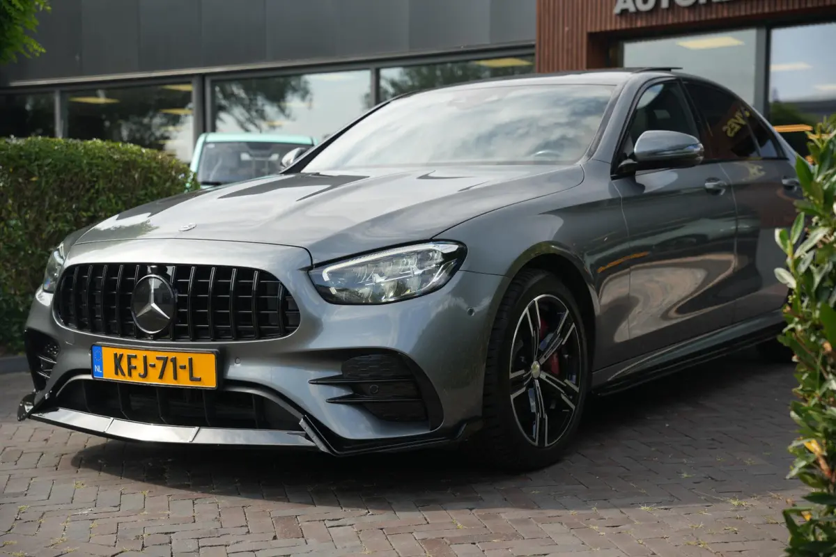 300 e AMG Line AMG Panoramadak Adapt. Cruise Facelift 18”LM E63 Look