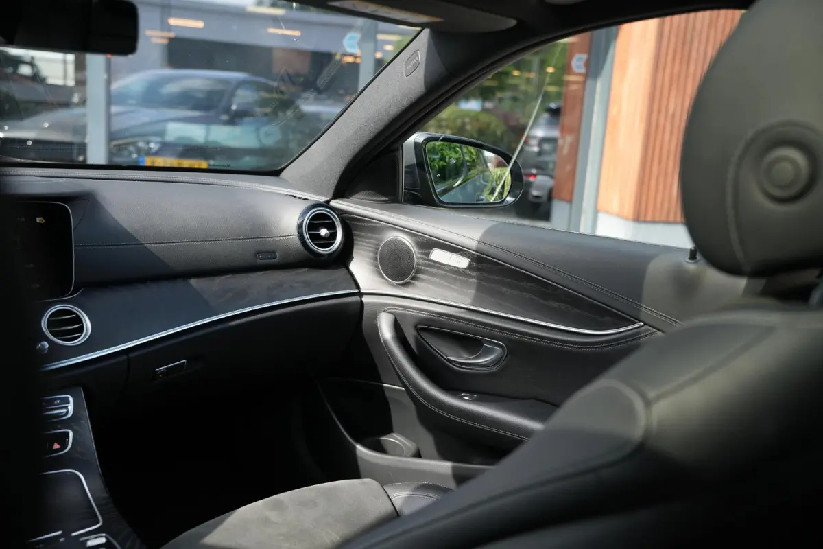 300 e AMG Line AMG Panoramadak Adapt. Cruise Facelift 18”LM E63 Look