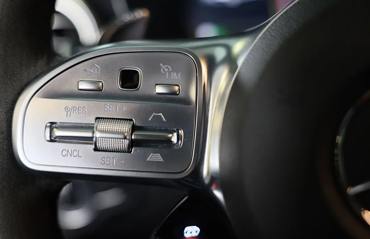 AMG 63 S Premium Plus Pack / Schaalstoelen / Keramisch / Memory / Head Up / Burmester / Pano / Led / Pdc