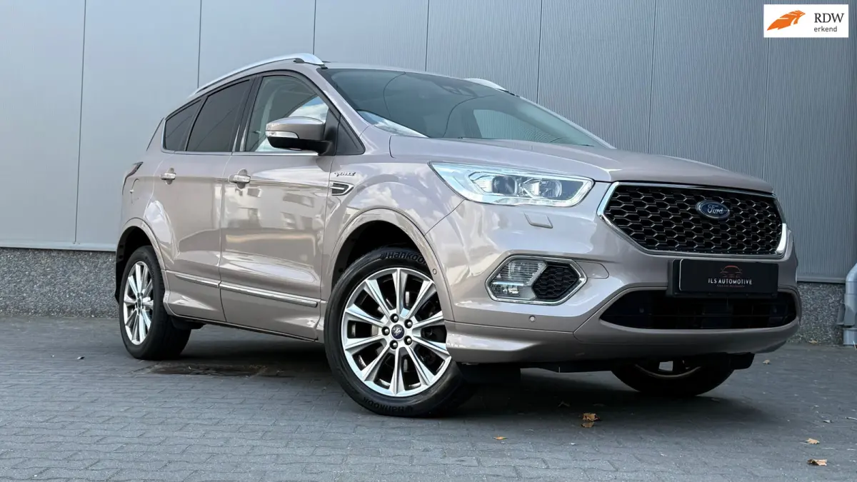 Vignale 4WD AUT Pano ACC Trekhaak Camera Leder