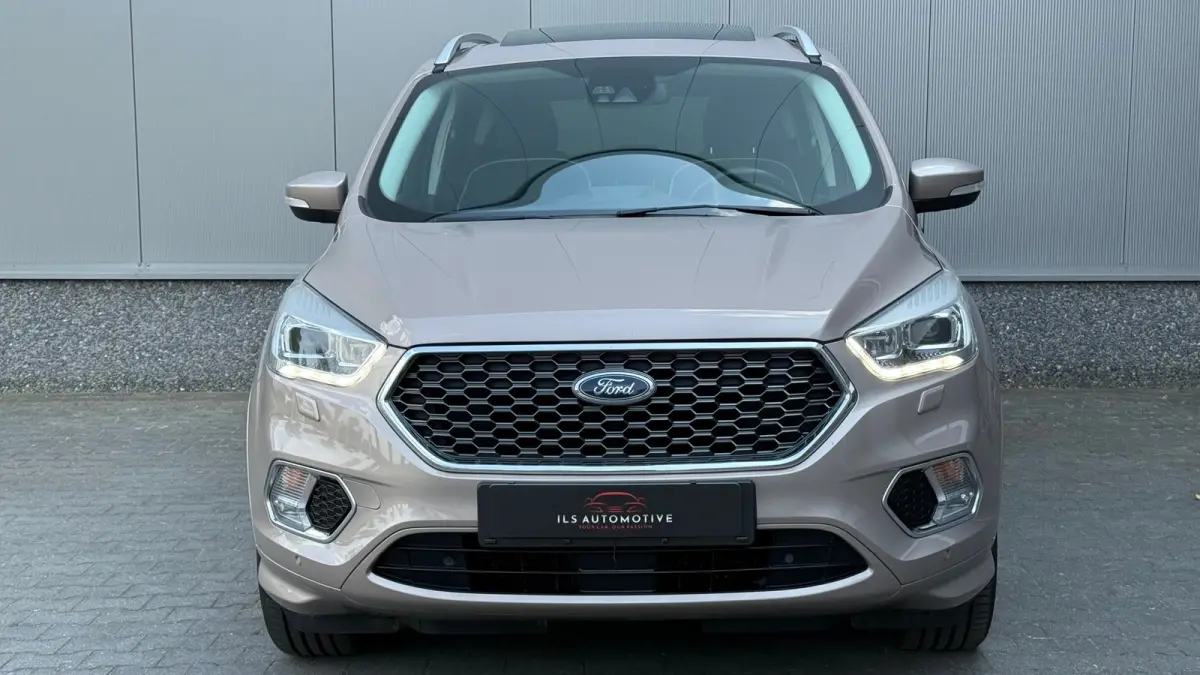 Vignale 4WD AUT Pano ACC Trekhaak Camera Leder
