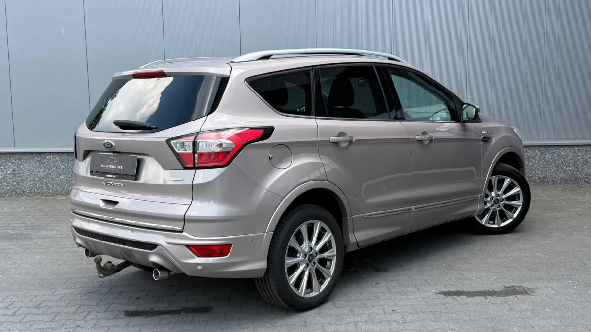 Vignale 4WD AUT Pano ACC Trekhaak Camera Leder