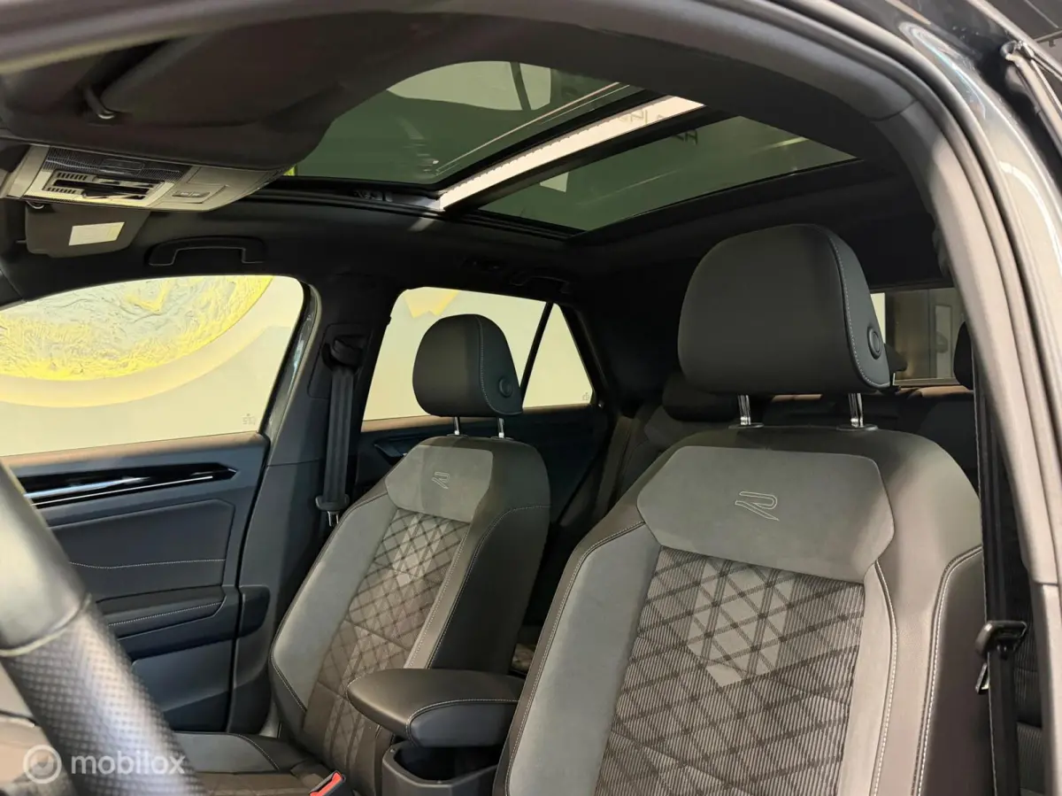 1.5 TSI 3x R-Line Panorama/Black Style/Trekhaak
