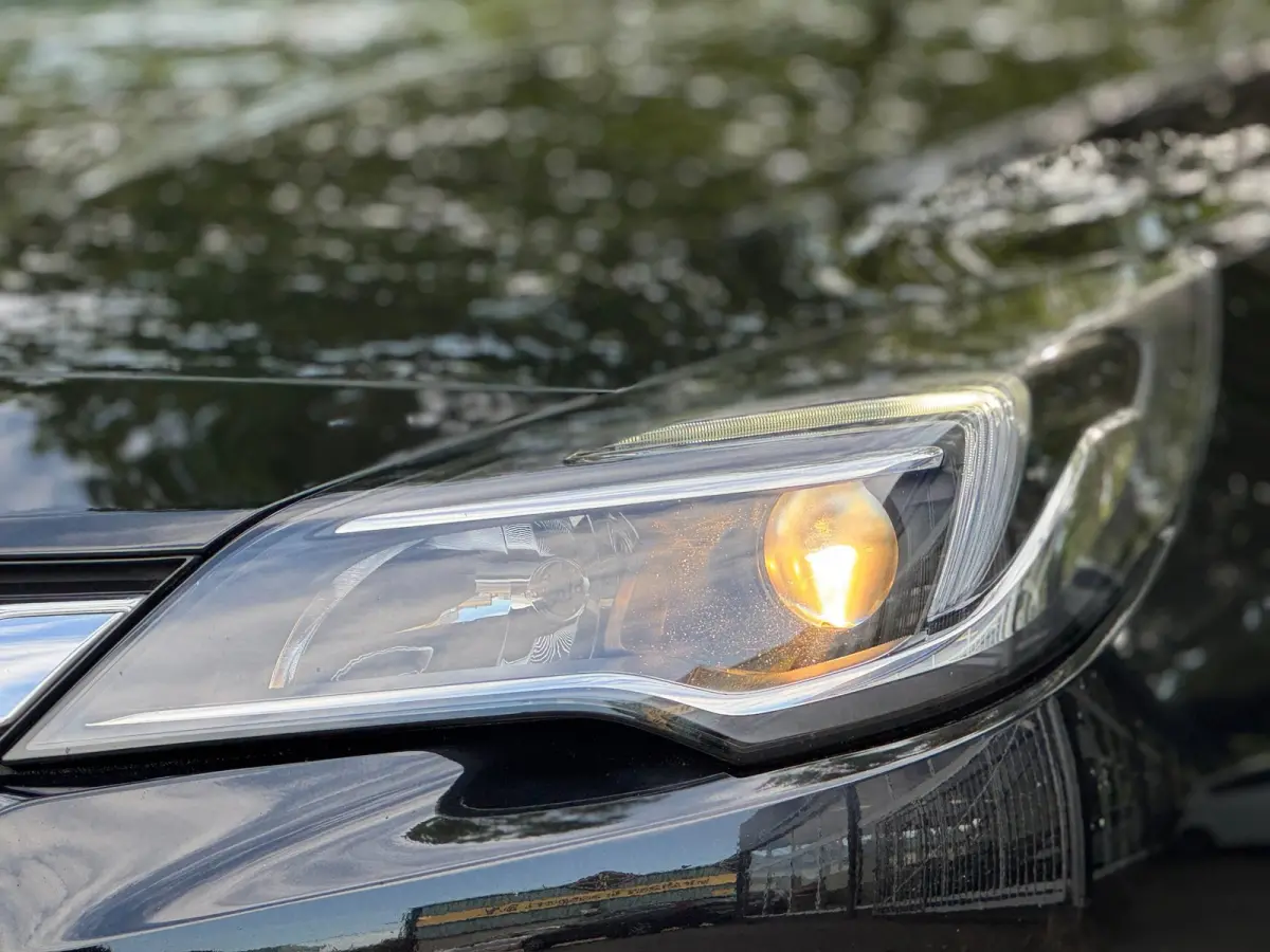 1.0 Online Edition Apple Carplay Facelift Volledige onderhouden