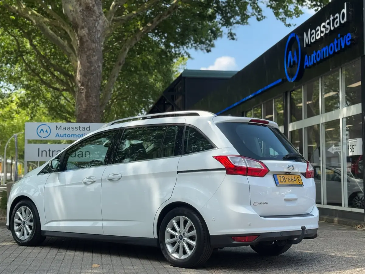 1.0 Titanium 7 zits PANO Leer Facelift Vol Dealer onderhouden