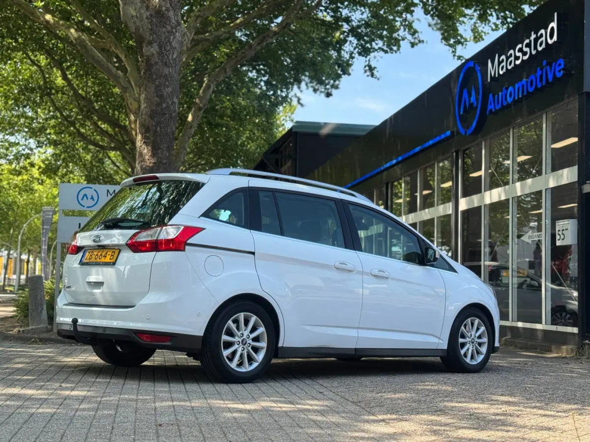 1.0 Titanium 7 zits PANO Leer Facelift Vol Dealer onderhouden