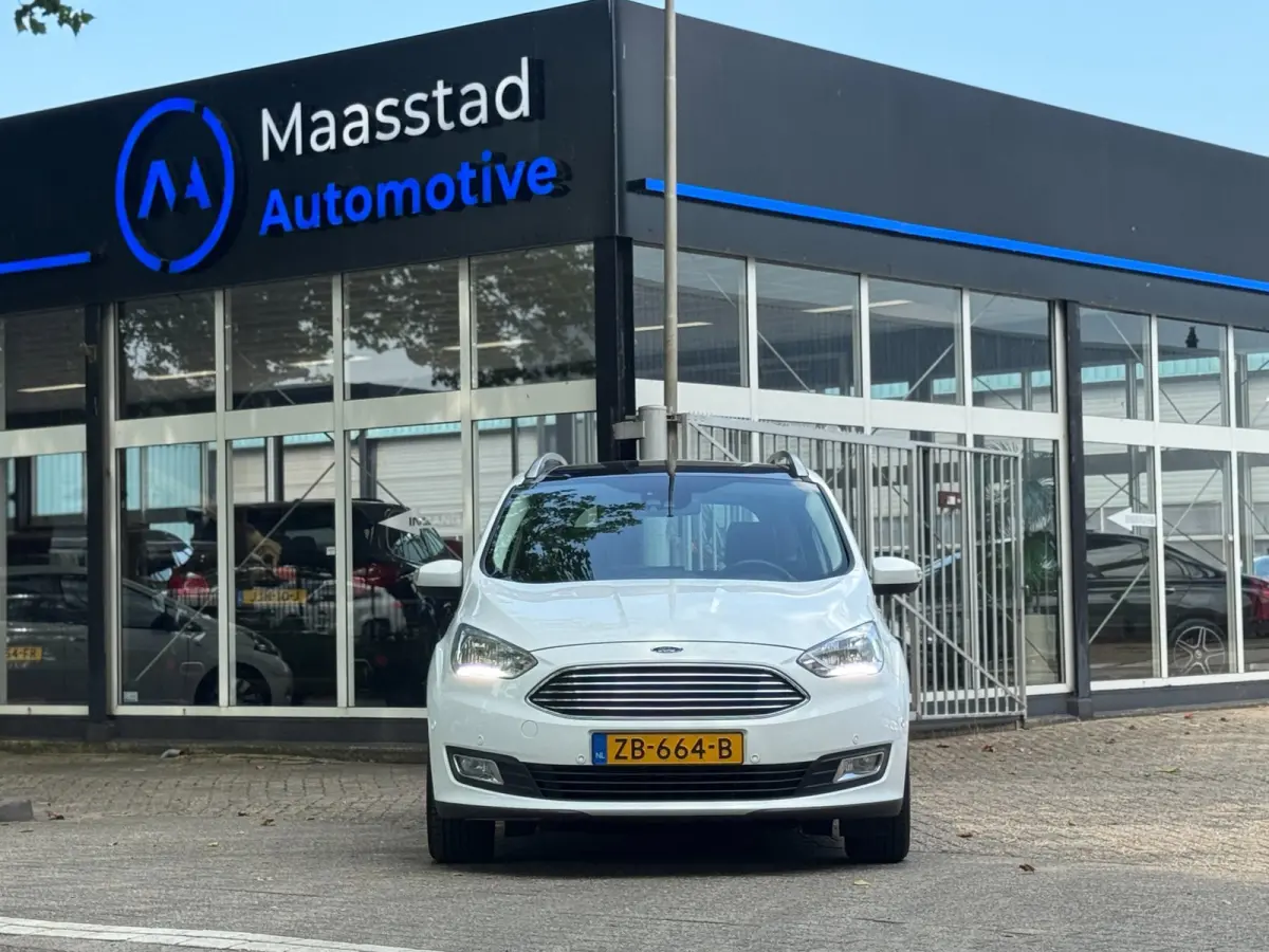1.0 Titanium 7 zits PANO Leer Facelift Vol Dealer onderhouden