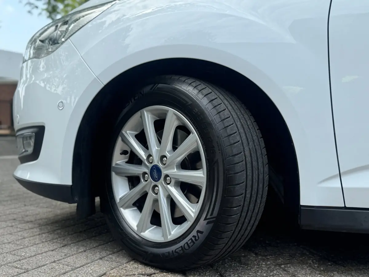 1.0 Titanium 7 zits PANO Leer Facelift Vol Dealer onderhouden