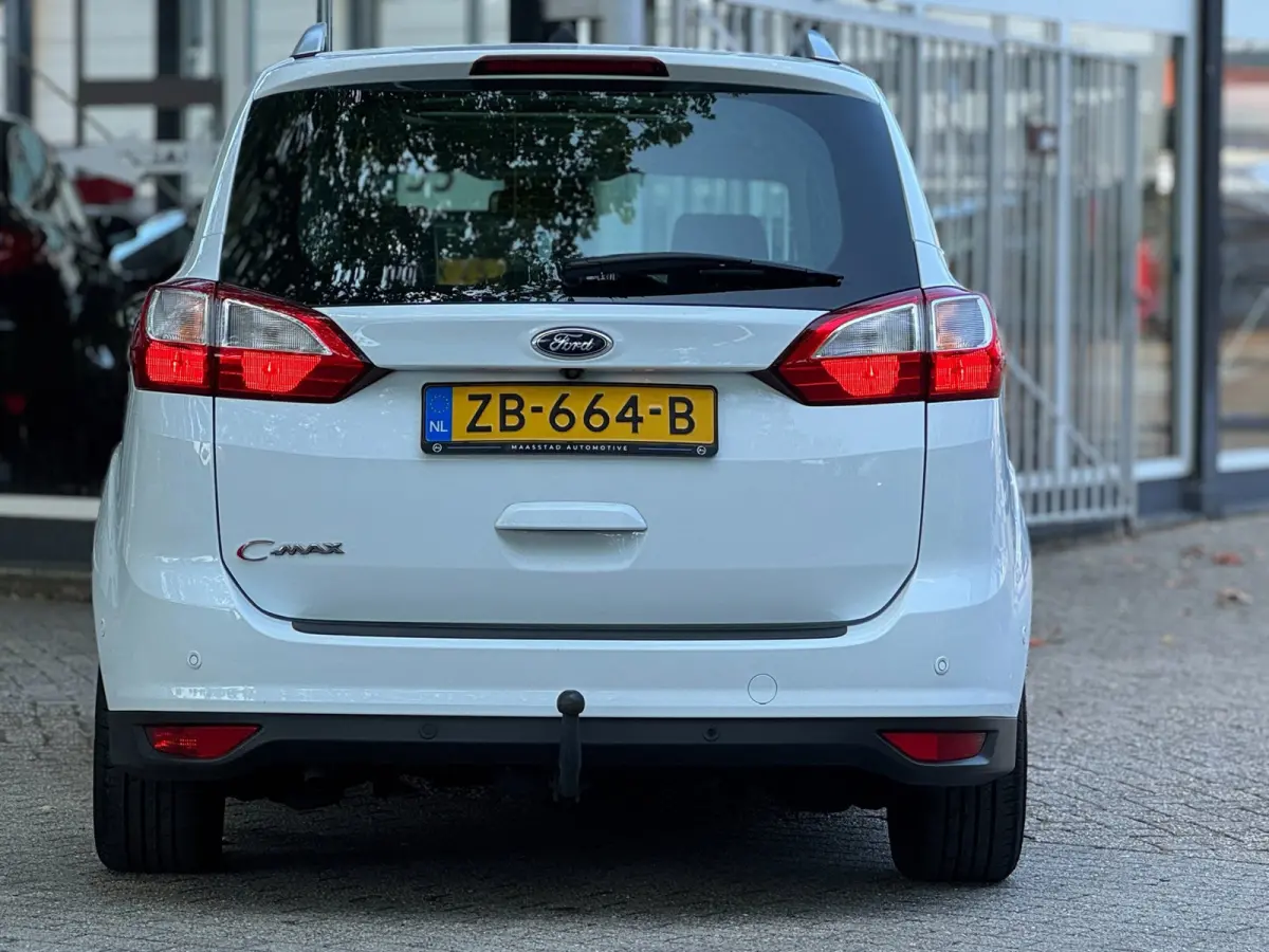 1.0 Titanium 7 zits PANO Leer Facelift Vol Dealer onderhouden