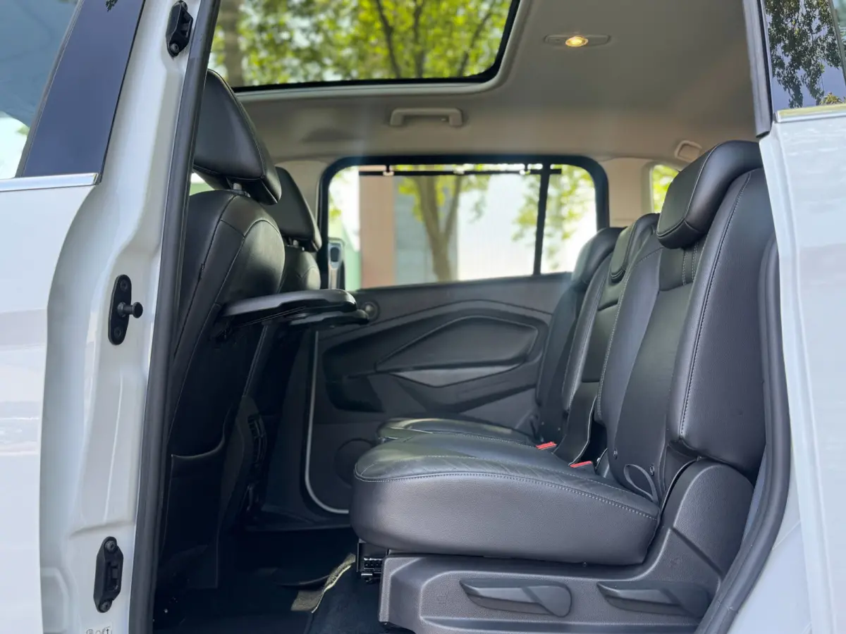 1.0 Titanium 7 zits PANO Leer Facelift Vol Dealer onderhouden