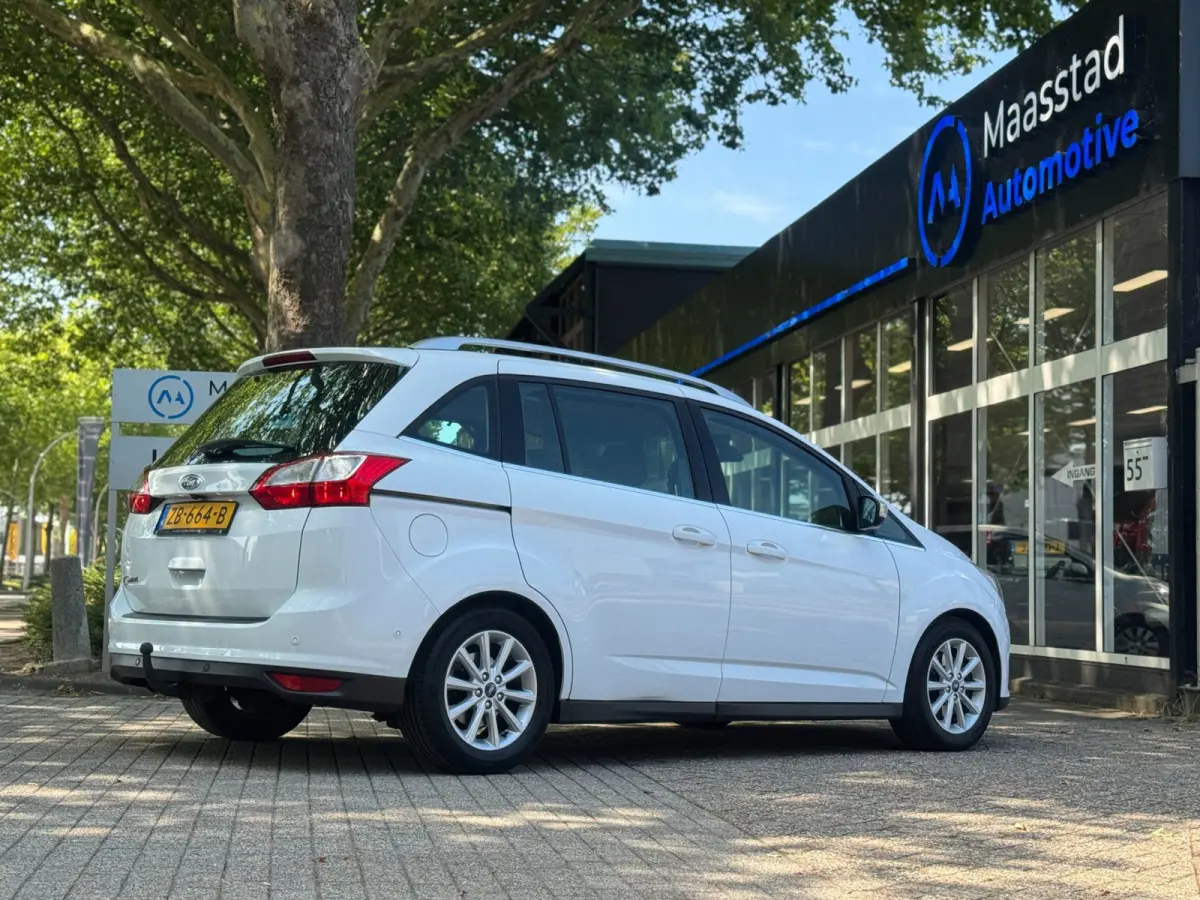 1.0 Titanium 7 zits PANO Leer Facelift Vol Dealer onderhouden