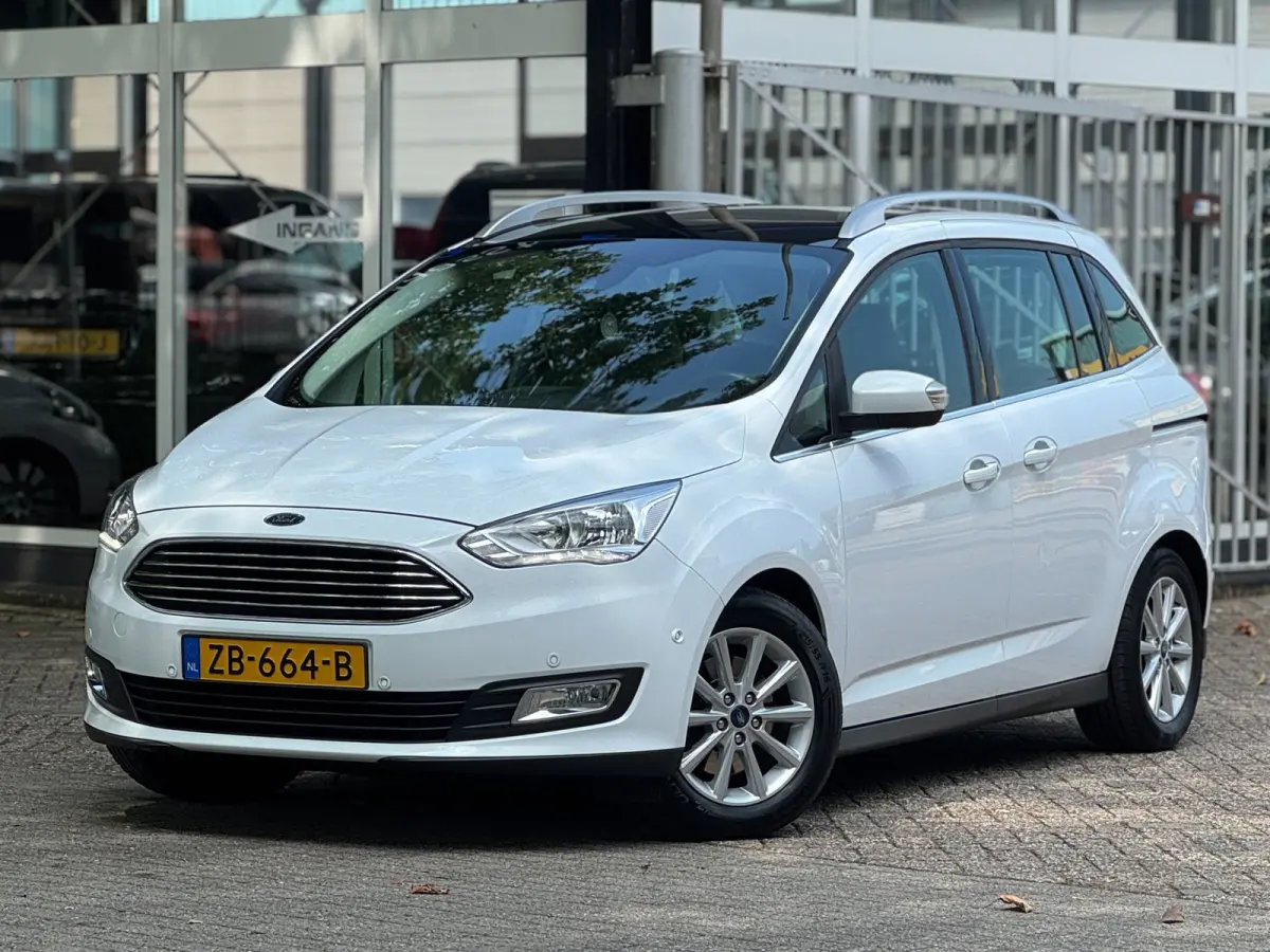 1.0 Titanium 7 zits PANO Leer Facelift Vol Dealer onderhouden