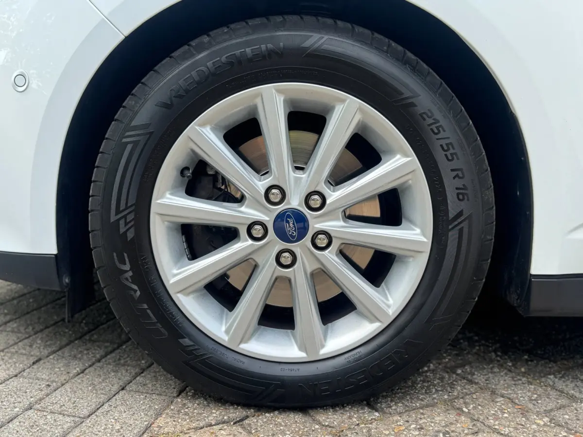 1.0 Titanium 7 zits PANO Leer Facelift Vol Dealer onderhouden