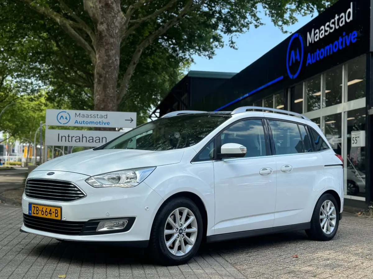 1.0 Titanium 7 zits PANO Leer Facelift Vol Dealer onderhouden