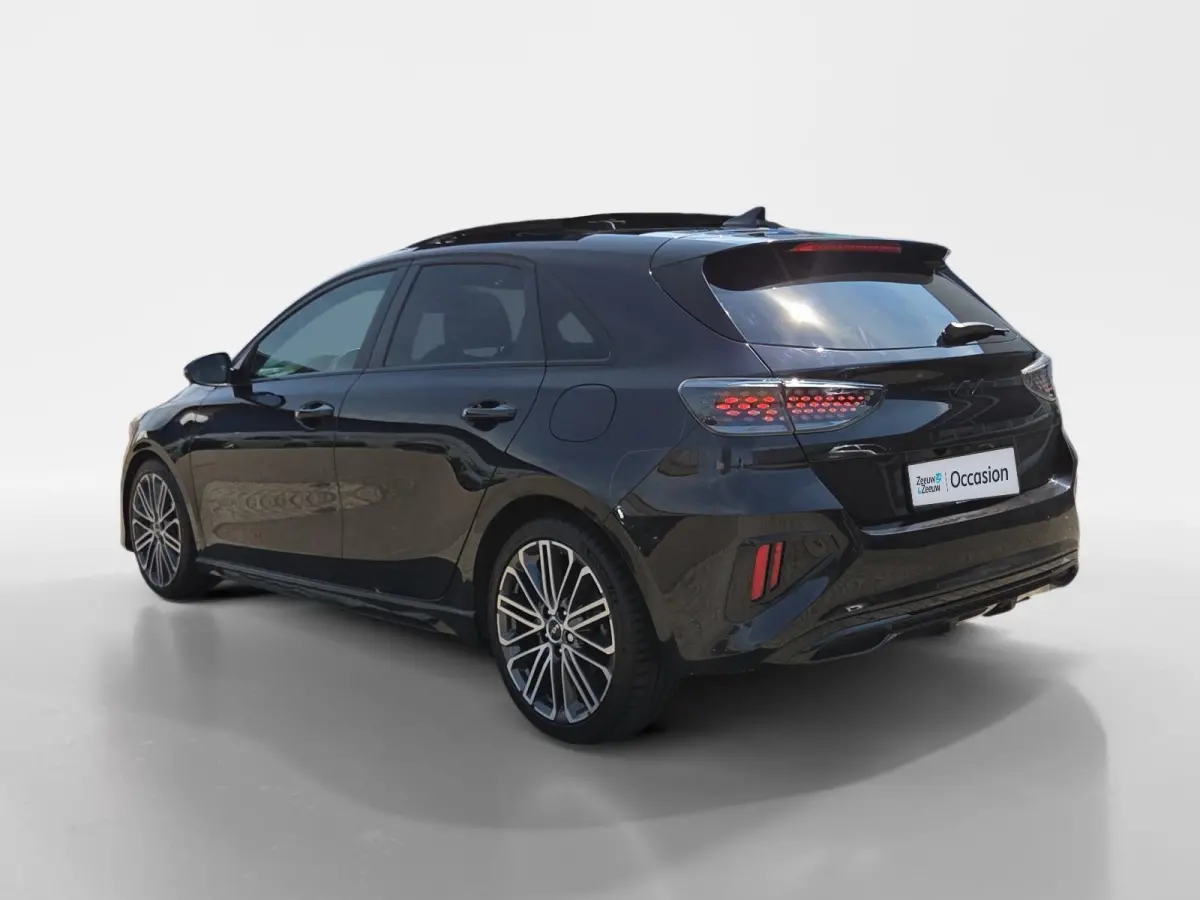 1.5 T-GDi GT-PlusLine Automaat | 140 PK | Schuif-kanteldak | JBL | Elektr. verstelbare bestuurdersstoel met geheugenfunctie |  18" lichtmetalen velgen | Dodehoek detectie  | Chameleon Tint U