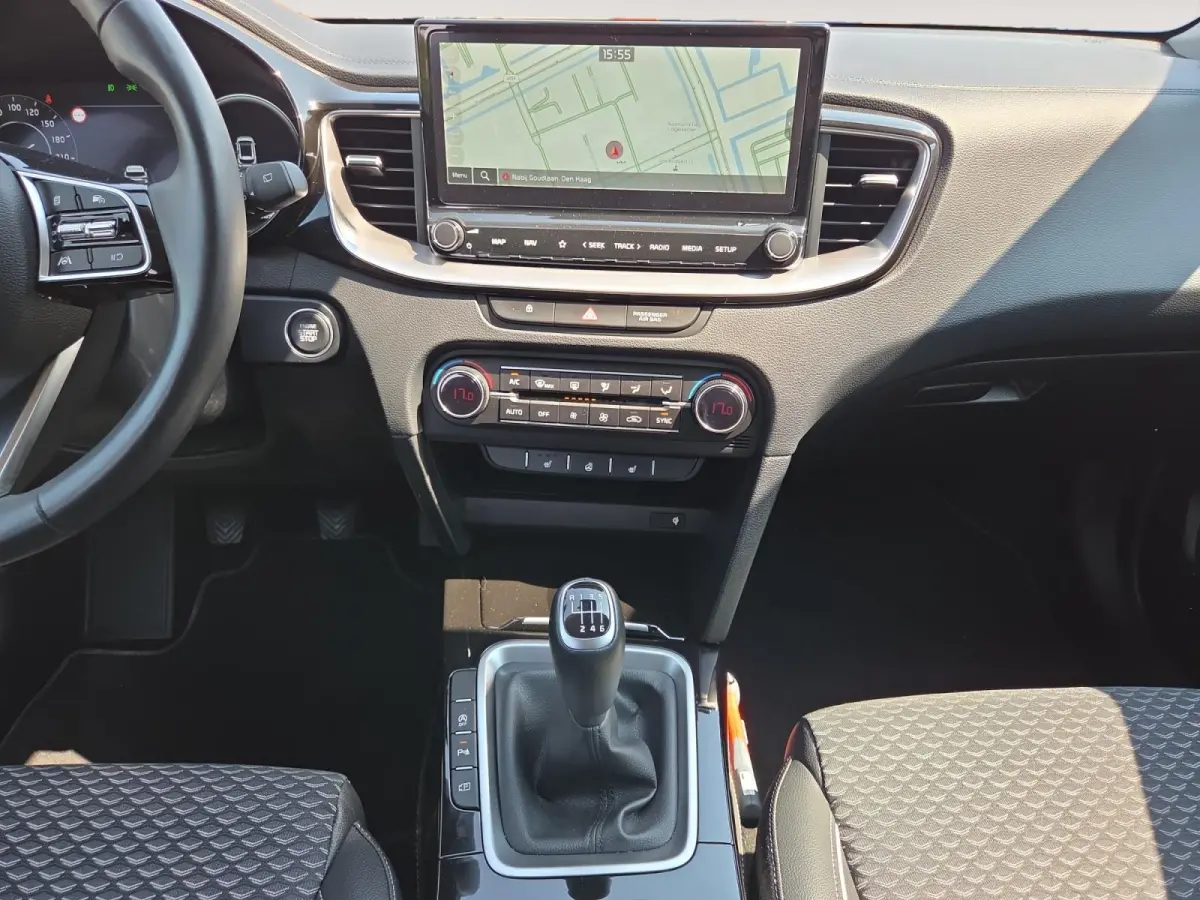 1.0i Turbo DynamicPlusLine Navi | Apple Carplay/Android Auto | Cruise Control Adaptief | Camera | | Keyless start & entry | Dodehoeksensoren | Fabrieksgarantie t/m 12-10-2031 + 3x 1 jaar* | 