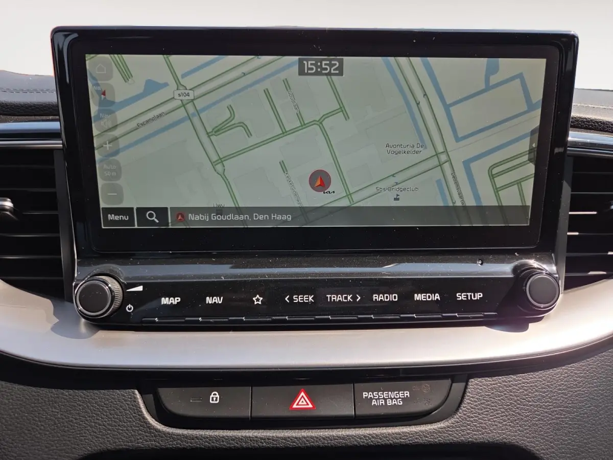 1.0i Turbo DynamicPlusLine Navi | Apple Carplay/Android Auto | Cruise Control Adaptief | Camera | | Keyless start & entry | Dodehoeksensoren | Fabrieksgarantie t/m 12-10-2031 + 3x 1 jaar* | 