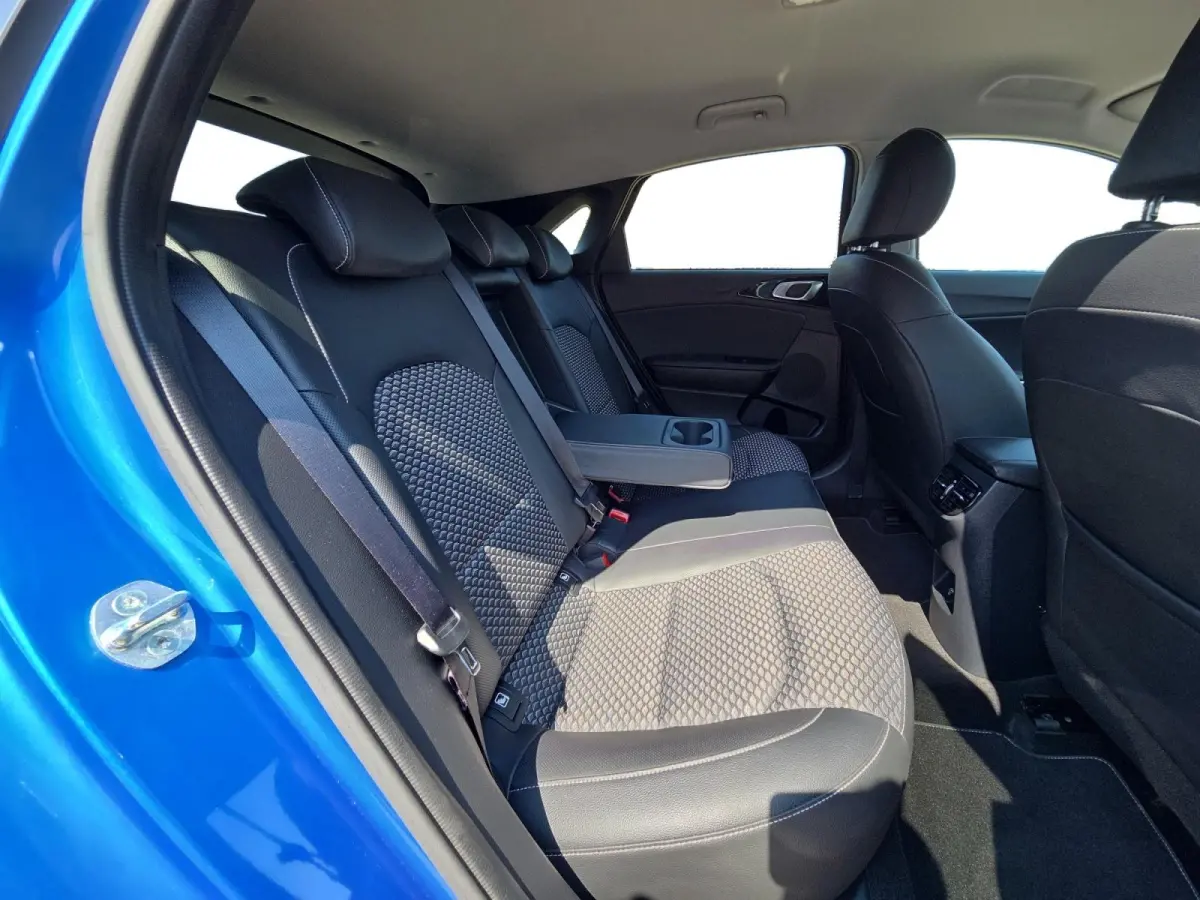 1.0i Turbo DynamicPlusLine Navi | Apple Carplay/Android Auto | Cruise Control Adaptief | Camera | | Keyless start & entry | Dodehoeksensoren | Fabrieksgarantie t/m 12-10-2031 + 3x 1 jaar* | 