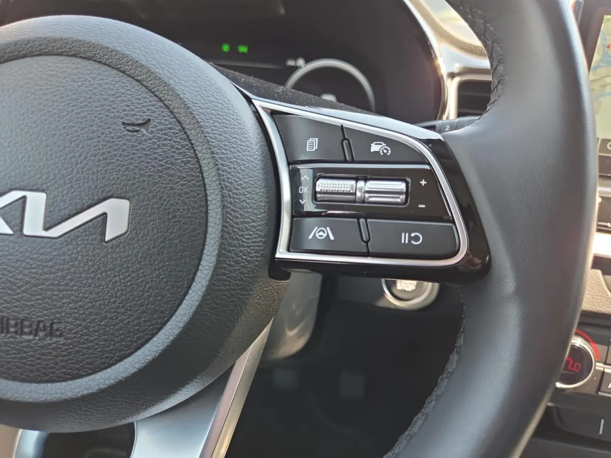1.0i Turbo DynamicPlusLine Navi | Apple Carplay/Android Auto | Cruise Control Adaptief | Camera | | Keyless start & entry | Dodehoeksensoren | Fabrieksgarantie t/m 12-10-2031 + 3x 1 jaar* | 
